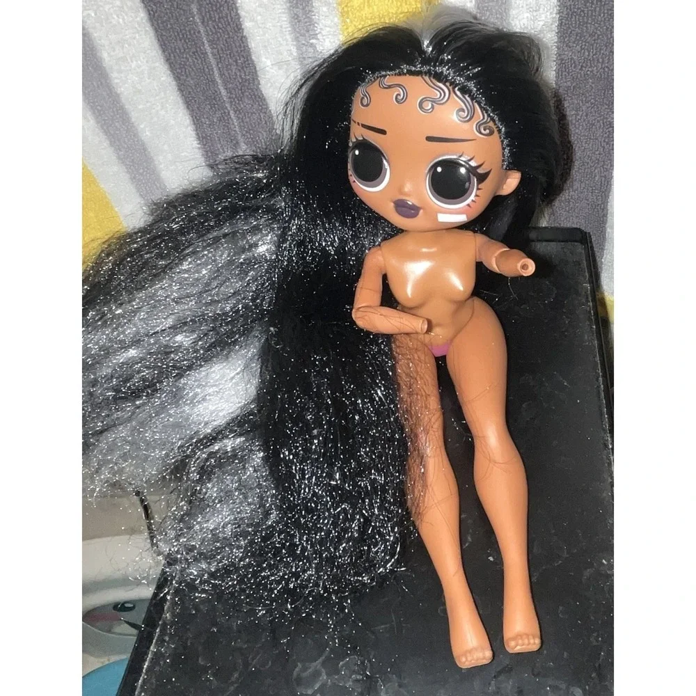 L.O.L.‎ Surprise OMG Dance B Gurl Girl Doll Black & White Hair Nude NO HANDS LOL